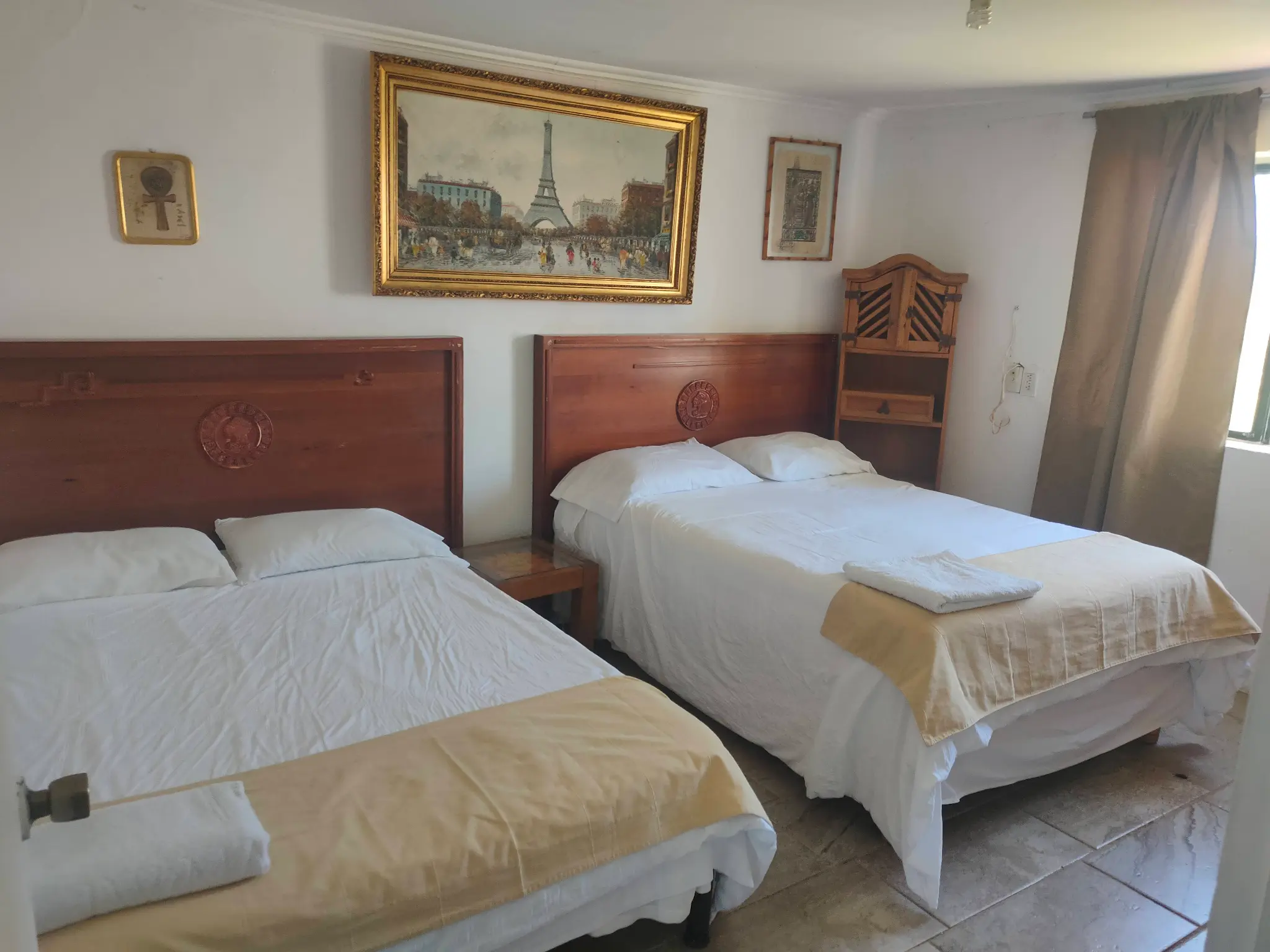 Interior 6
